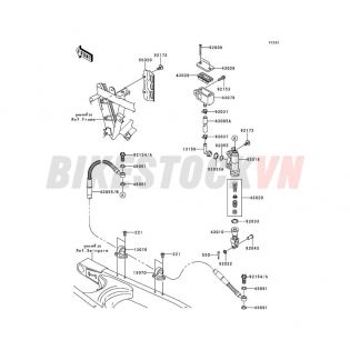 CHASSIS REAR MASTER CYLINDER